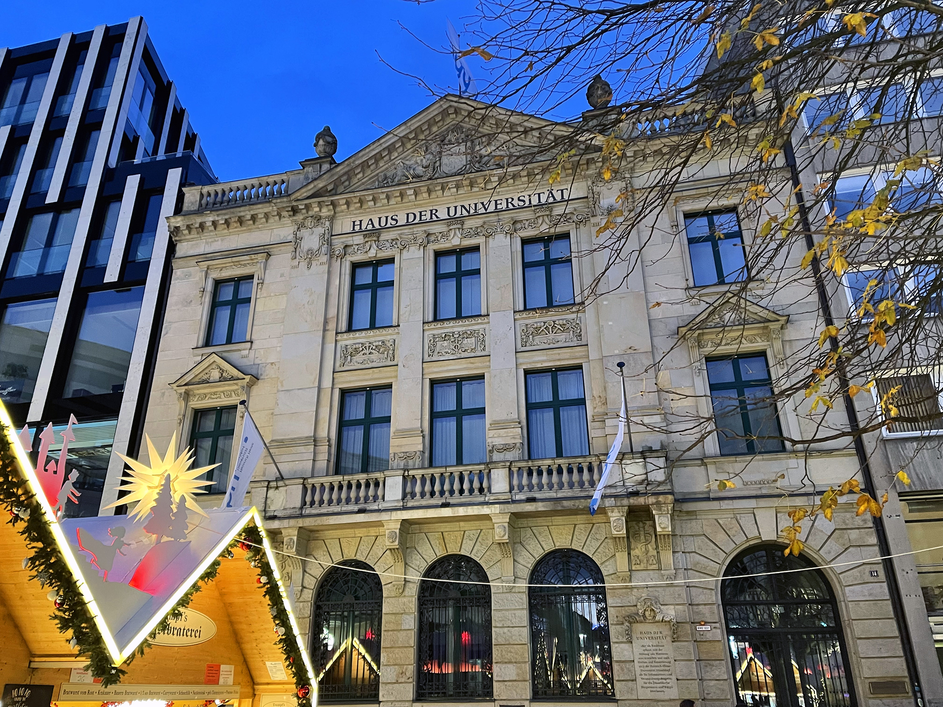 Haus der Universität Dezember 2021