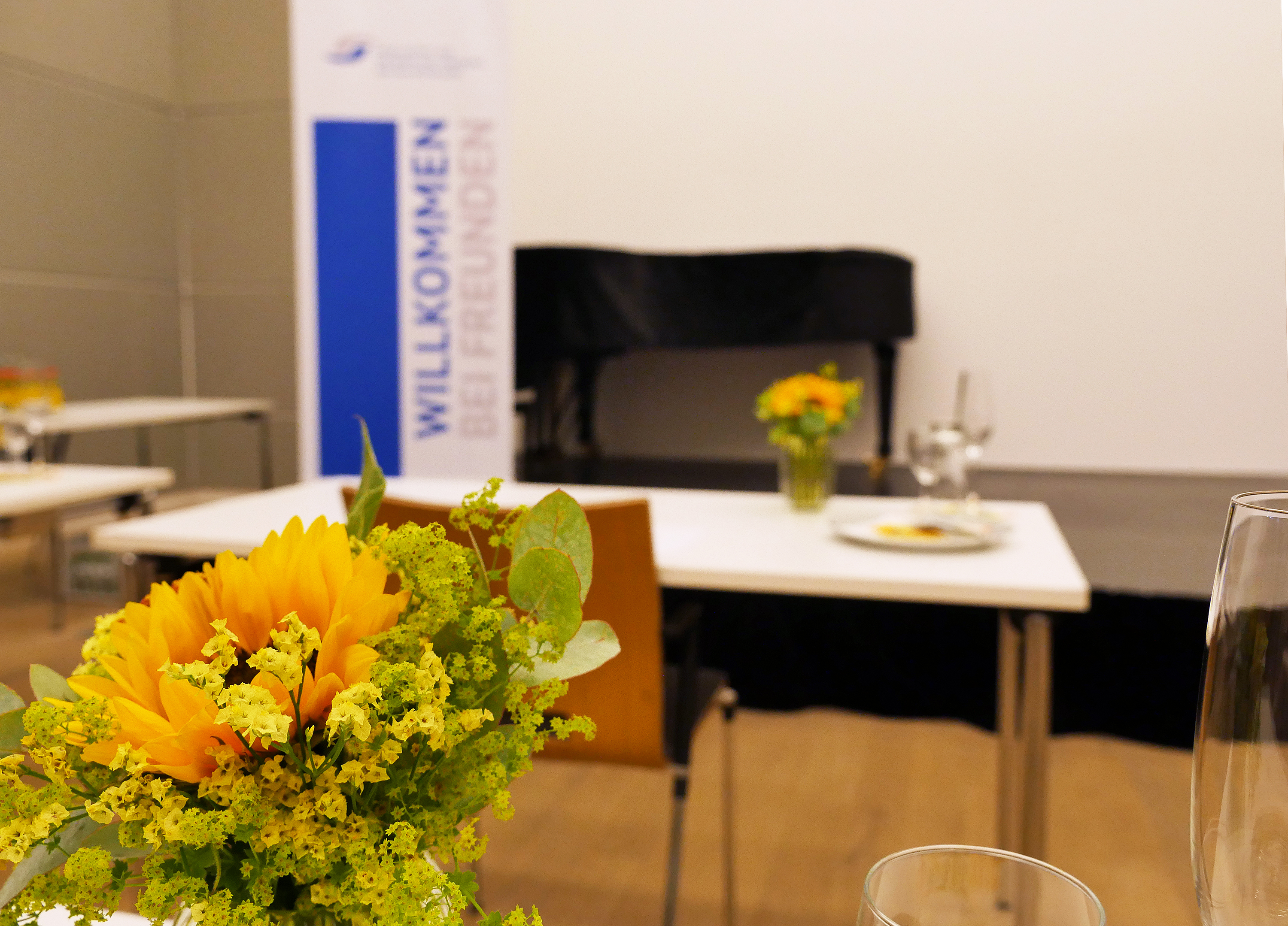 Blick in den Saal vom Haus der Universität vor einer Veranstaltung