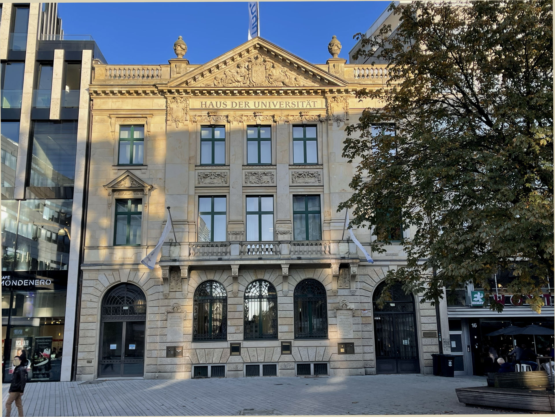 Bild vom Haus der Universität 2023